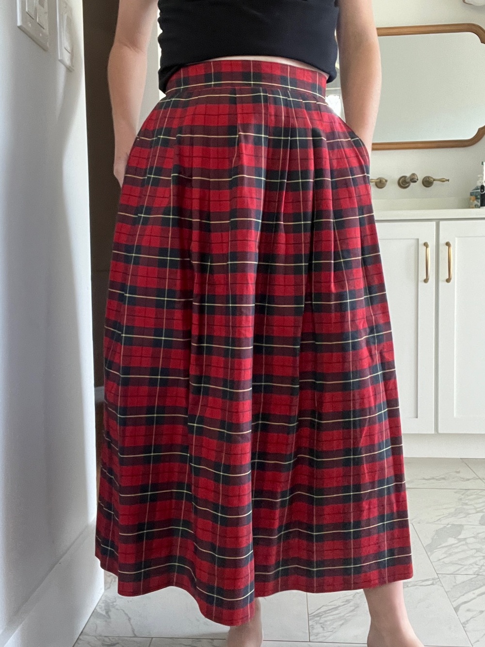 Vintage red Plaid Midi Skirt - Women's Tartan A-Line with pockets